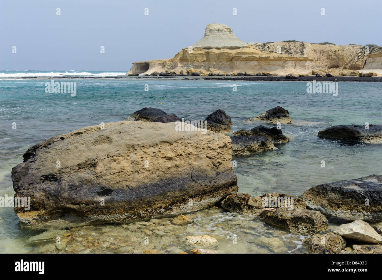 Costa cerca de Qbajjar en Gozo, Malta Foto de stock
