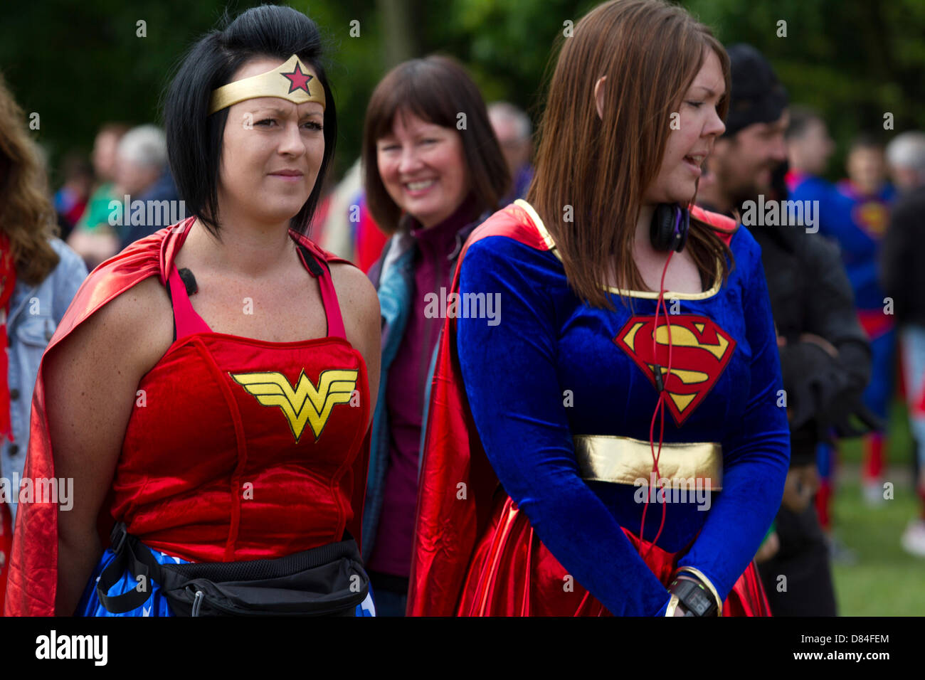 Super hero and wonder woman fotografías e imágenes de alta resolución -  Página 2 - Alamy