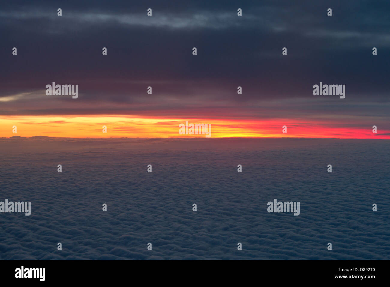Avión, puesta de sol, nubes, sol, cielo, ventana shot, Foto de stock