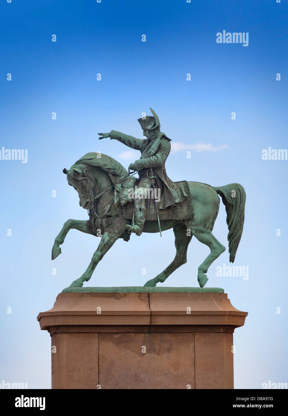 Estatua ecuestre de bronce, Napoleón Bonaparte con su primer caballo, Cherbourg, Francia Foto de stock