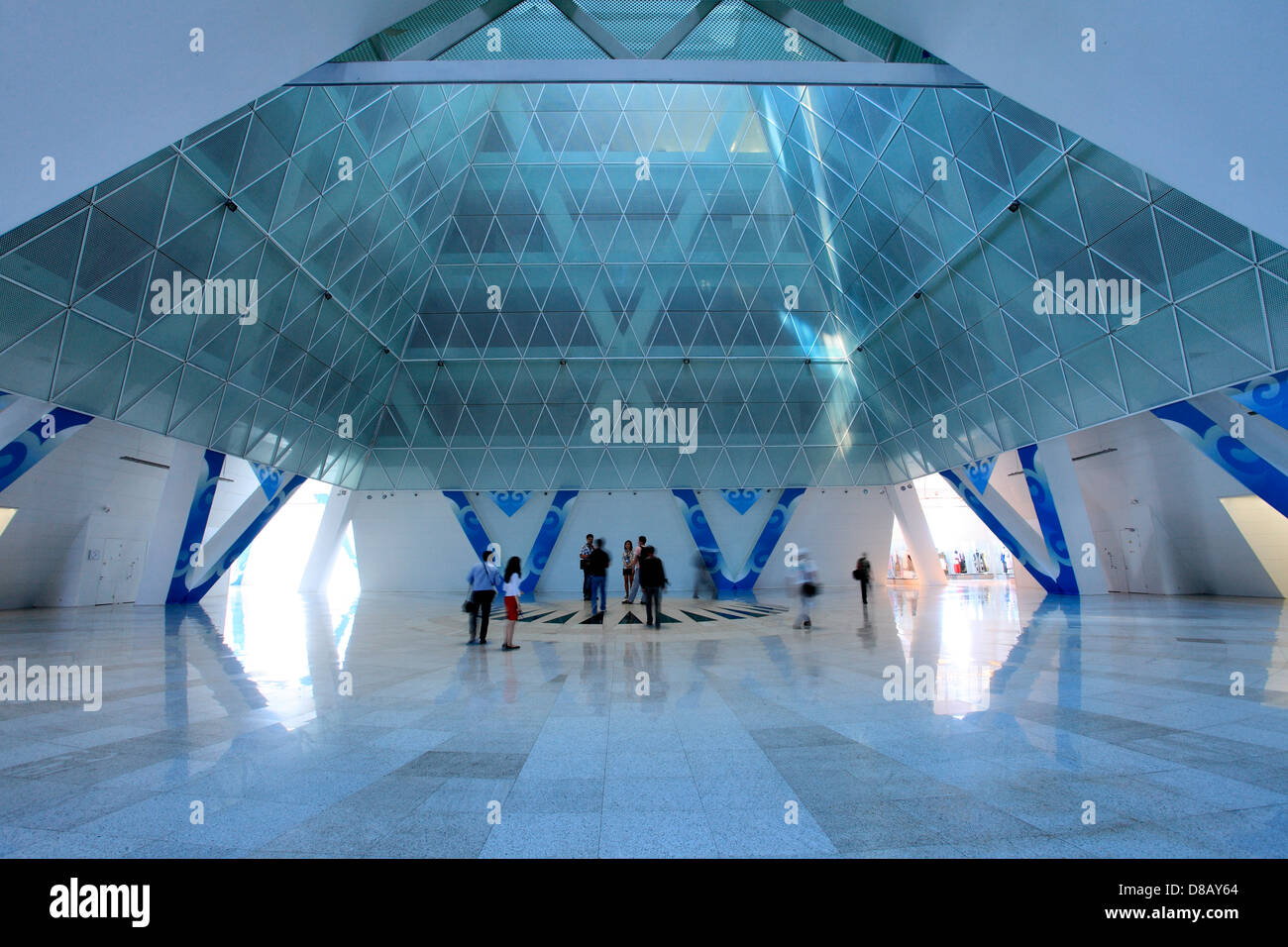 Astana - Palacio de la paz y el consentimiento de interiores (arquitecto Norman Foster - Inglaterra ) Foto de stock