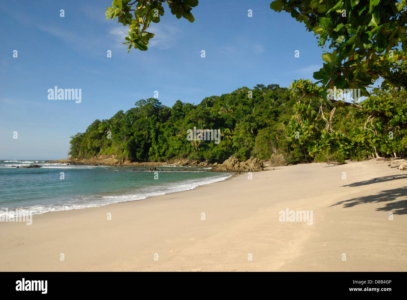 La playa en el Parque Nacional Manuel Antonio, Costa Rica Foto de stock