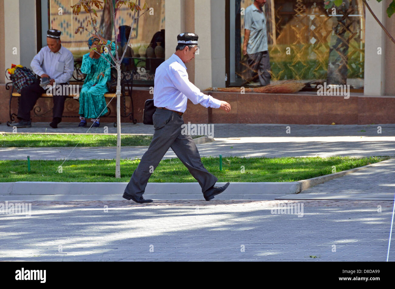 Hombre de negocios uzbeko en Samarcanda Foto de stock
