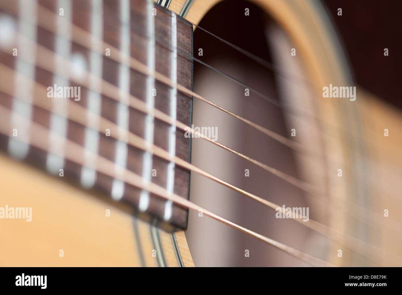Cuerdas De Guitarra Fotos e Imágenes de stock - Alamy