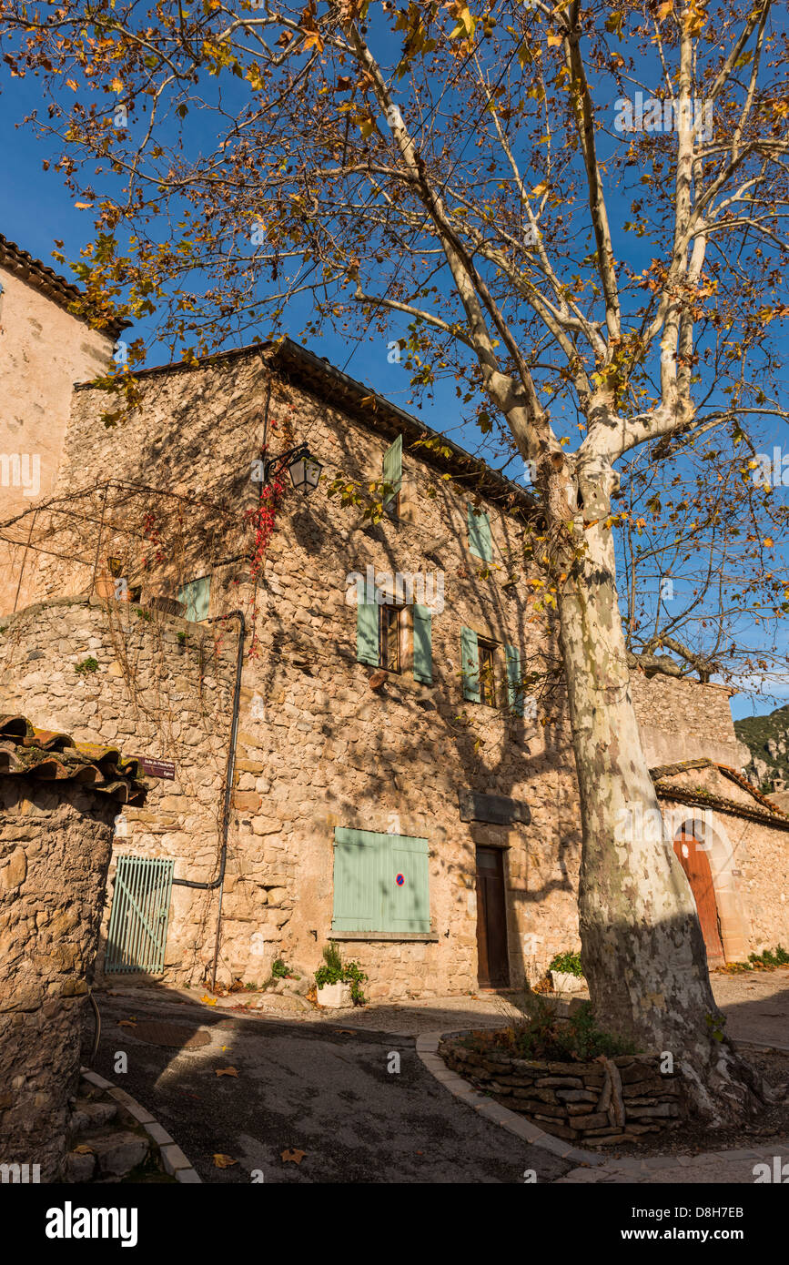 Mourèze, Hérault, Languedoc-Rosellón, Francia Foto de stock