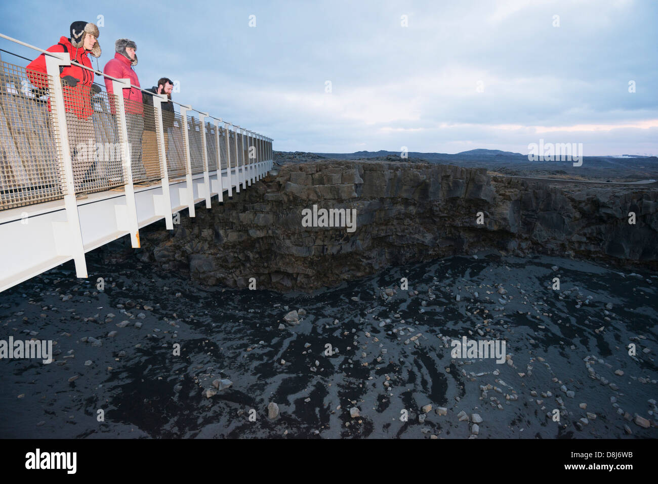 Europa, Islandia, la península de Reykjanes, puente entre dos continentes, causado por el movimiento de las placas tectónicas (MR) Foto de stock