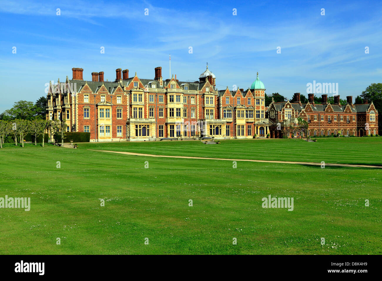 Casa Sandringham, Norfolk, retiro campestre de S.M. la reina británica del siglo XIX, la arquitectura Victoriana, Inglaterra Foto de stock