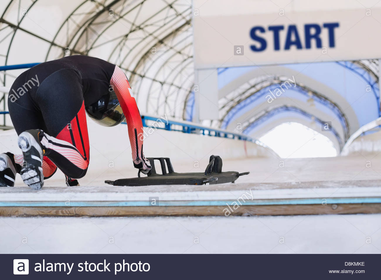 Esqueleto femenino atleta preparándose para la carrera Foto de stock