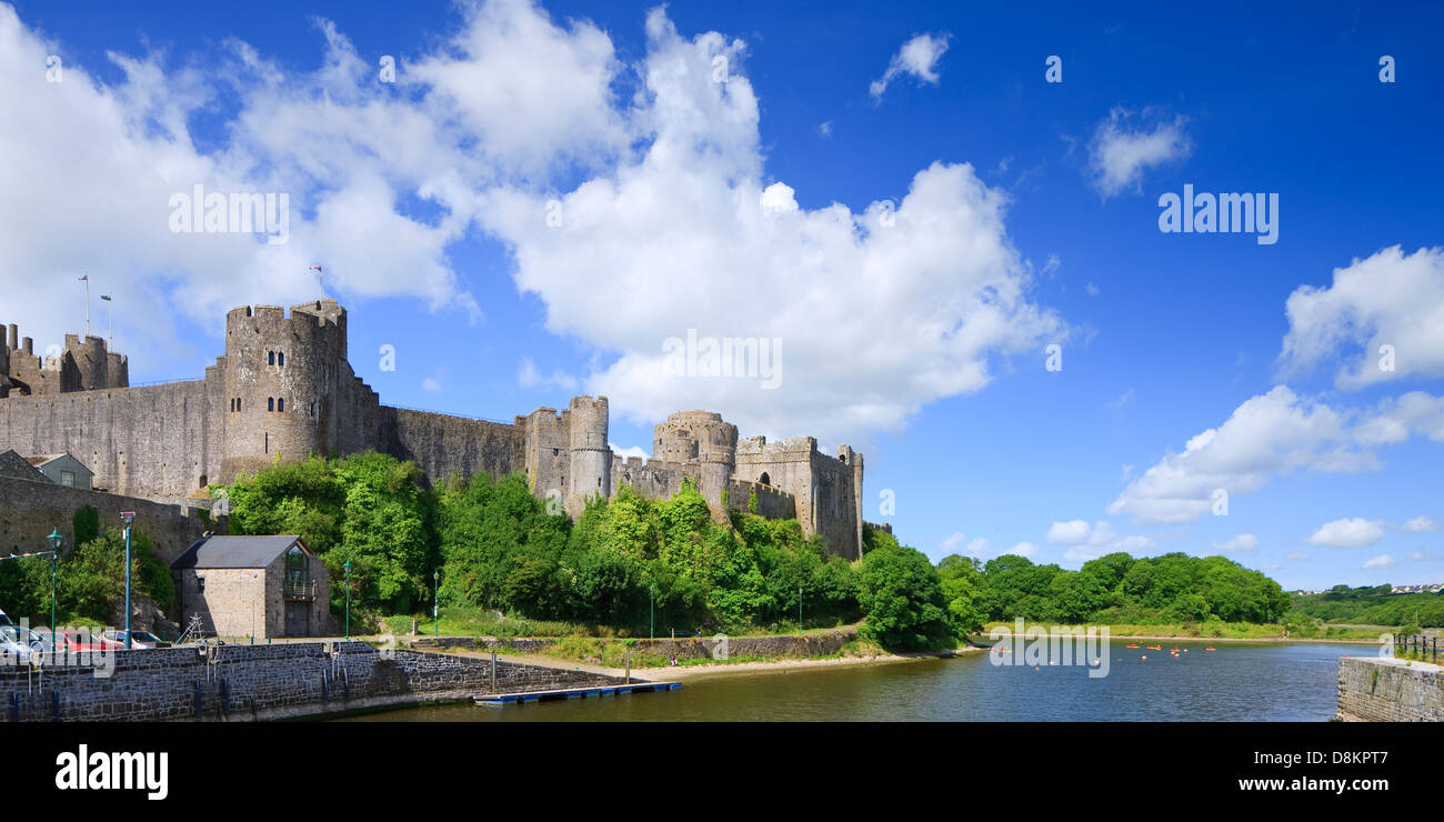 Castillo de Pembroke Pembroke Gales pembrokeshire Foto de stock