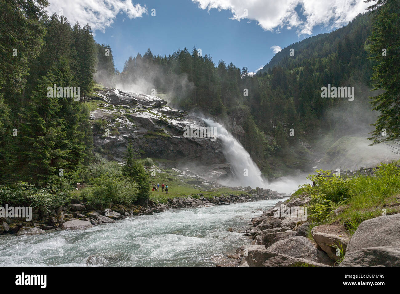 El descenso en cascada Krimml Falls, las cataratas más altas en Austria y Europa Central, Krimml, Salzburgo, Austria. Foto de stock