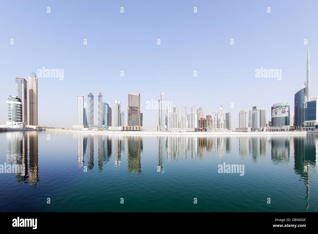 La arquitectura moderna, la Bahía de negocios de Dubai, Dubai, Emiratos Árabes Unidos, Asia Foto de stock