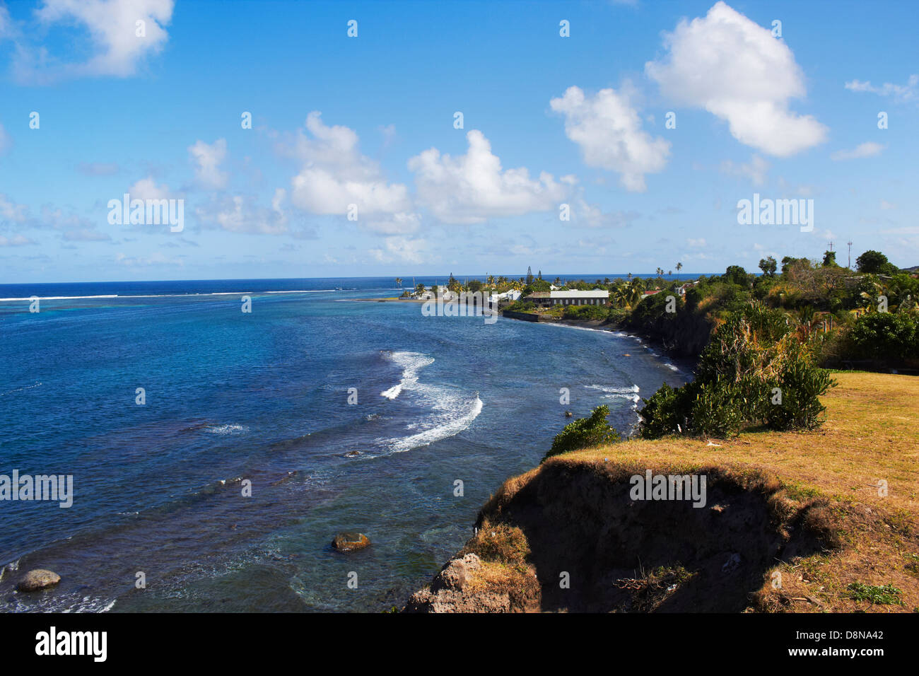 La línea de la costa de la isla Caribeña de Saint Kitts y Nevis Basseterre isla de las Indias Occidentales Foto de stock