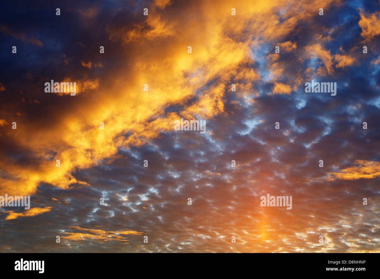 Sunset nubes - Norte de Minnesota, EE.UU.. Foto de stock