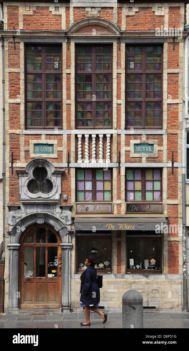Bélgica: Bruselas; escena callejera, la arquitectura, la tienda Foto de stock