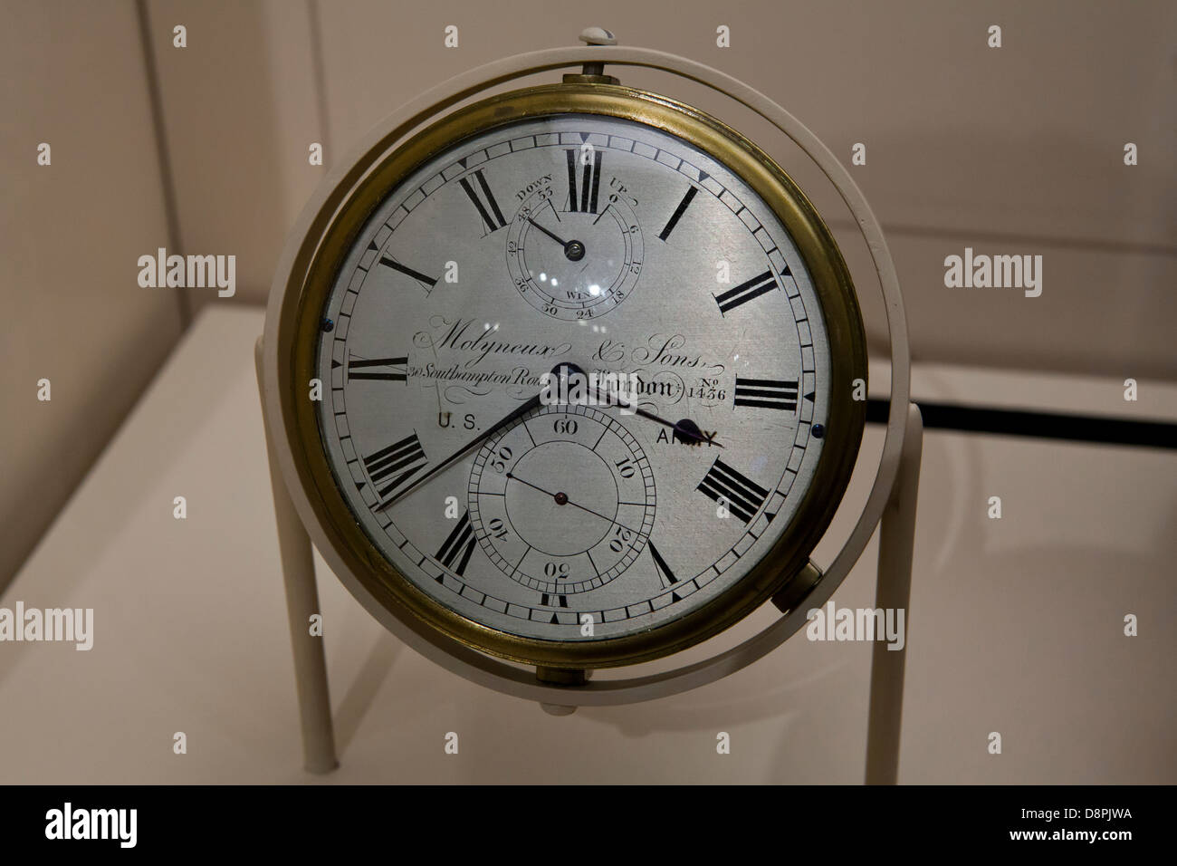 Cronómetro marino fotografías e imágenes de alta resolución - Alamy