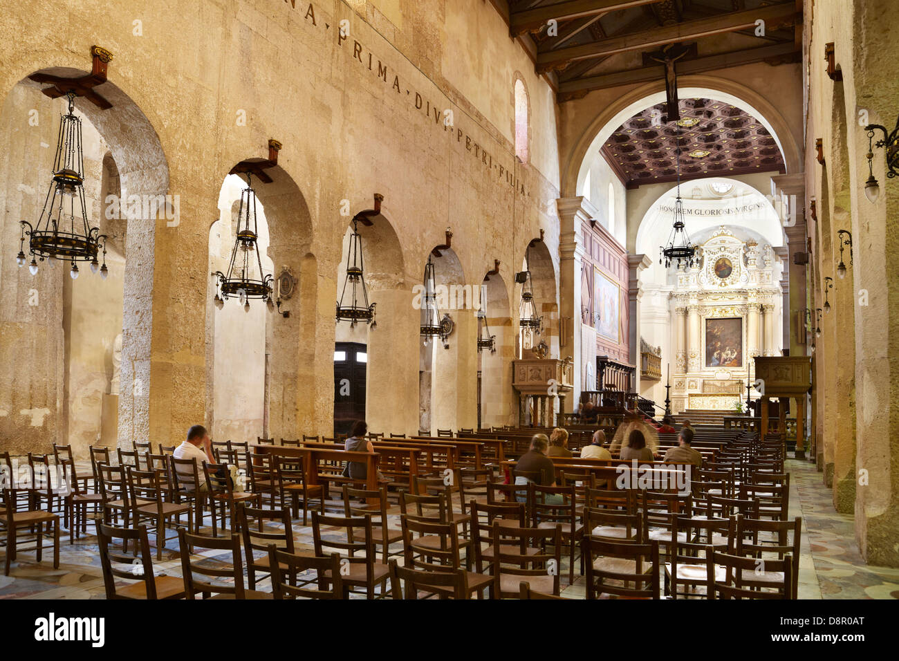 Interior De La Catedral Barroca O Duomo De Siracusa Siracusa Sicilia Italia La Unesco Fotografia De Stock Alamy