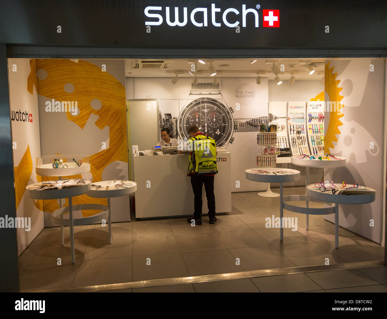 Swatch shop fotografías e imágenes de alta resolución - Alamy