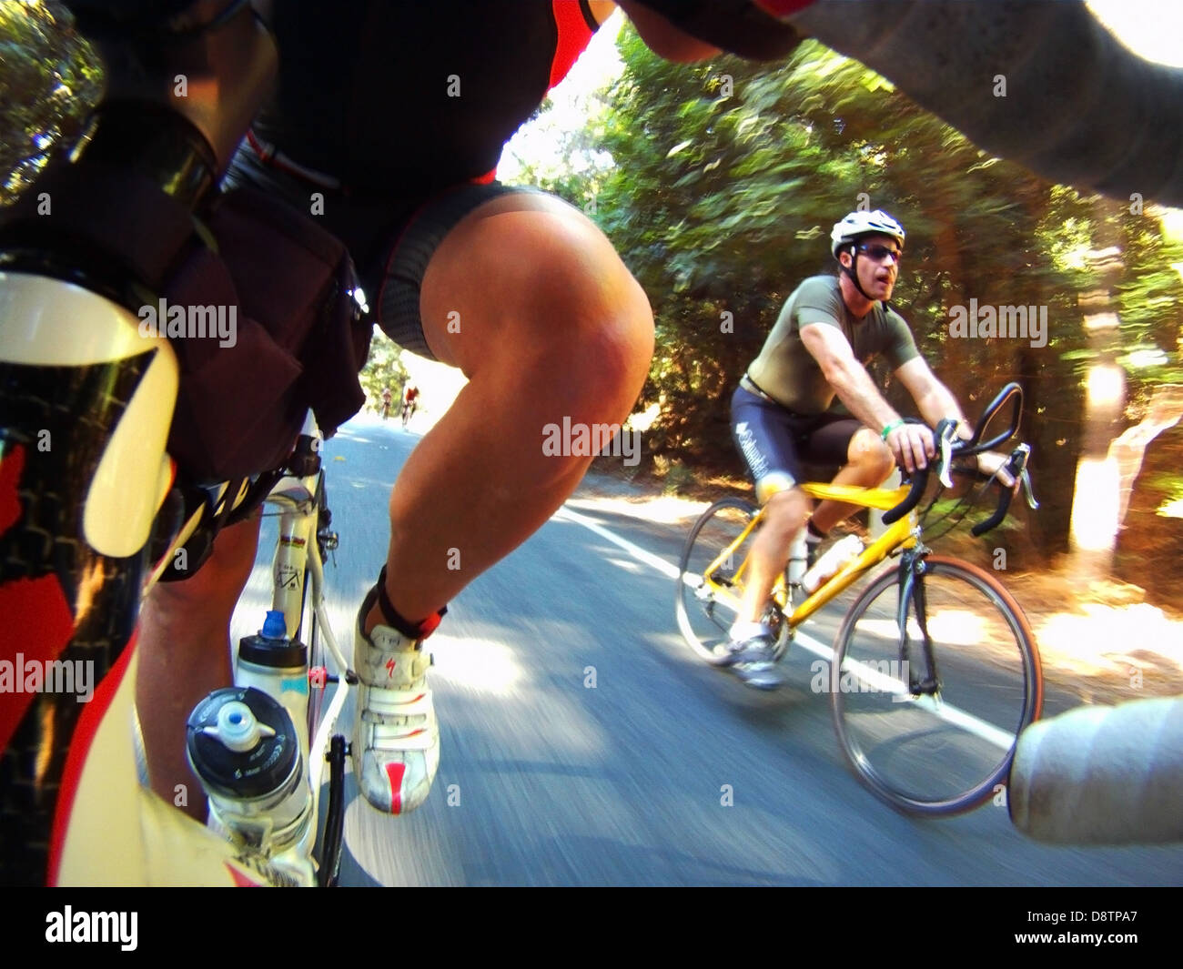 Los ciclistas de carreras cuesta abajo. No, señor o PR Foto de stock