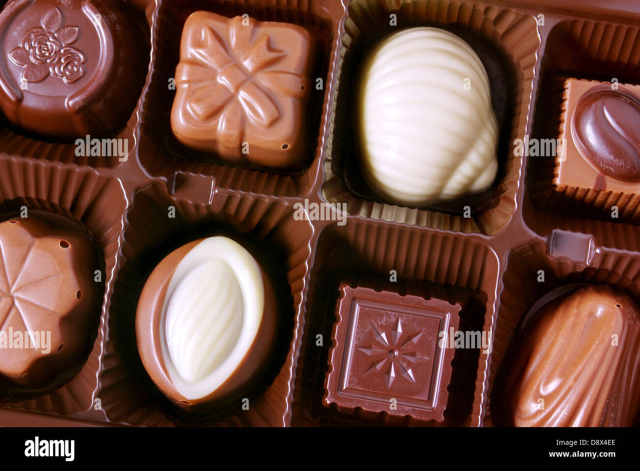 193,215 en la categoría «Cajas chocolates» de fotos e imágenes de stock  libres de regalías
