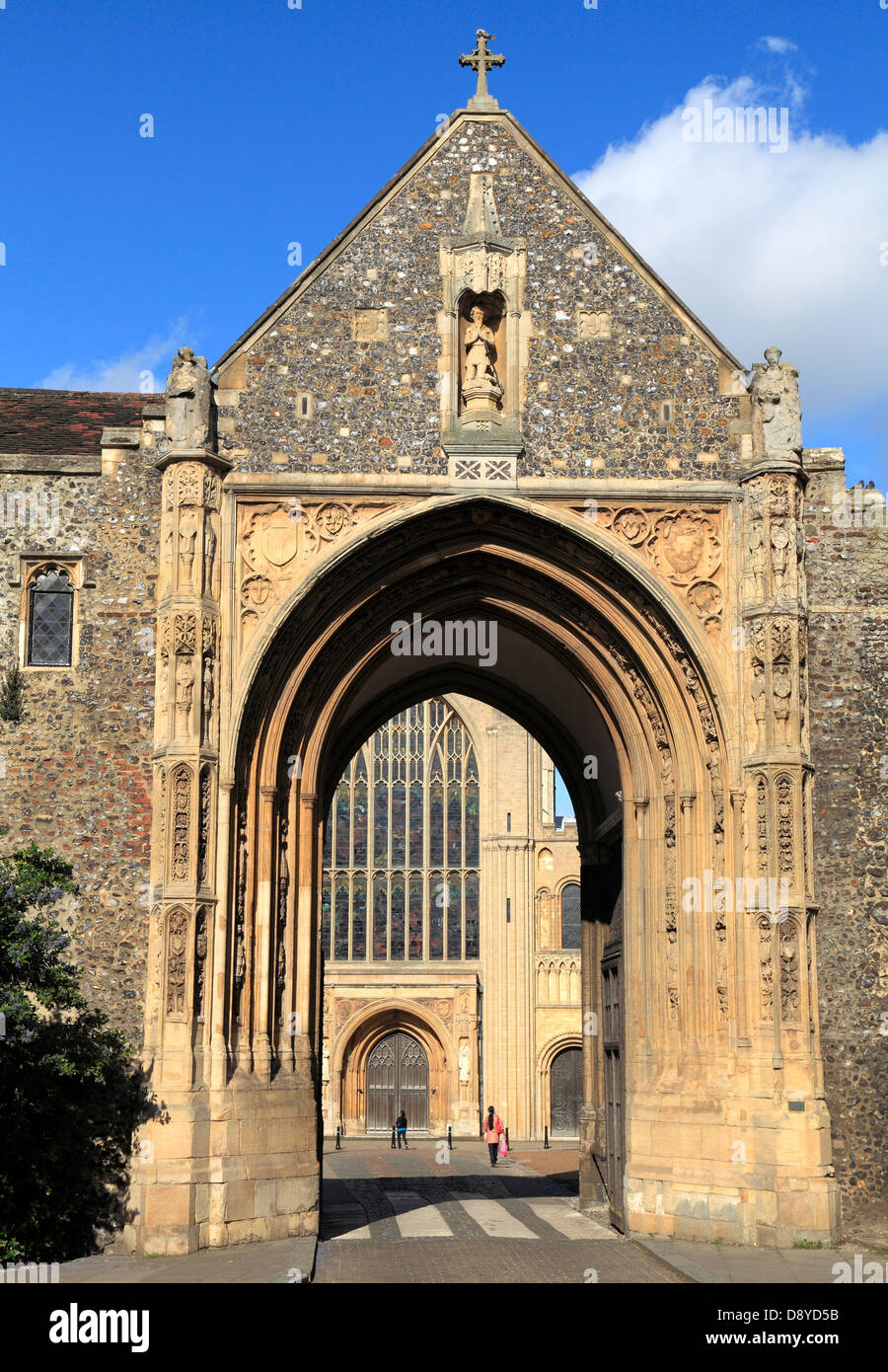 Norwich, Erpingham Gate, cerca de la Catedral, Norfolk, Inglaterra, Reino Unido English puertas medievales Foto de stock