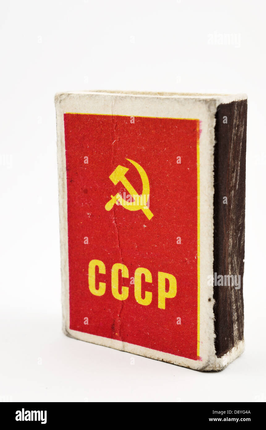 Caja de fósforos con la inscripción URSS , la hoz y el martillo Foto de stock