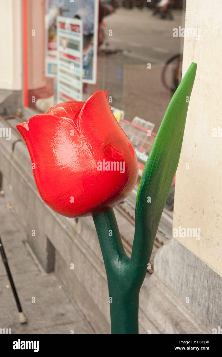 Gran Red Tulip Lámpara Flor de Amsterdam Holanda Holanda Europa Foto de stock