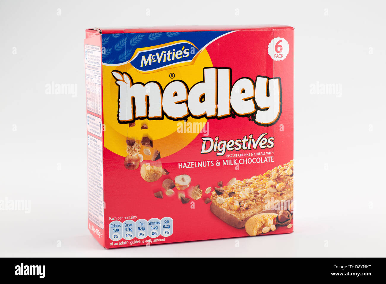 Mcvites seis cajas de Medley digestivos avellanas y chocolate con leche barras de cereales Foto de stock