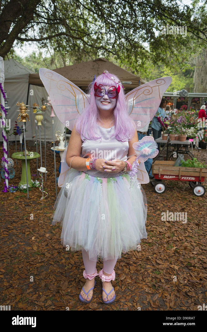 Mujer fantasia jardin fotografías e imágenes de alta resolución Alamy