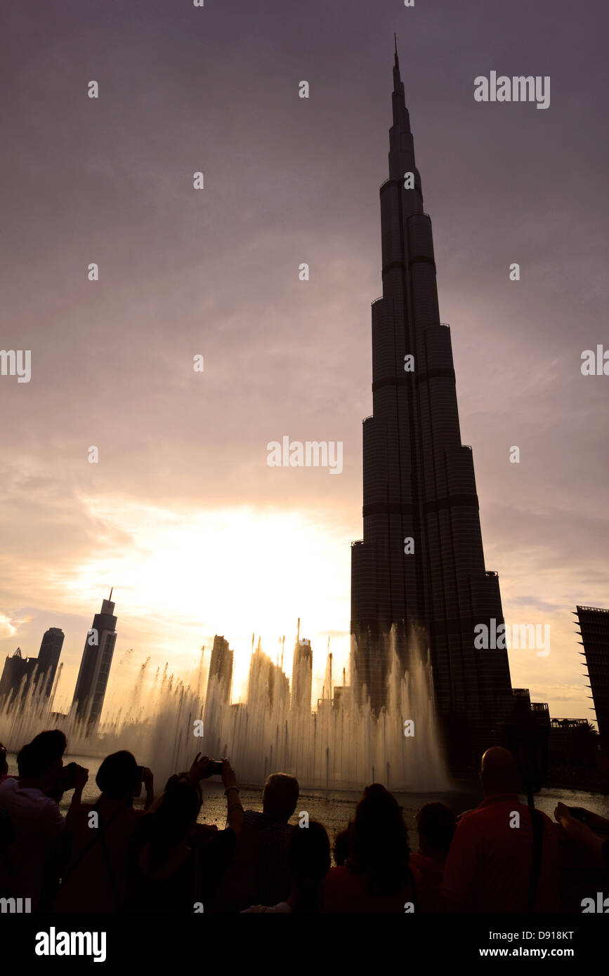 Rascacielos Burj Khalifa, el exterior del Rascacielos Burj Khalifa, Dubai, Emiratos Árabes Unidos árabe Oriente Foto de stock