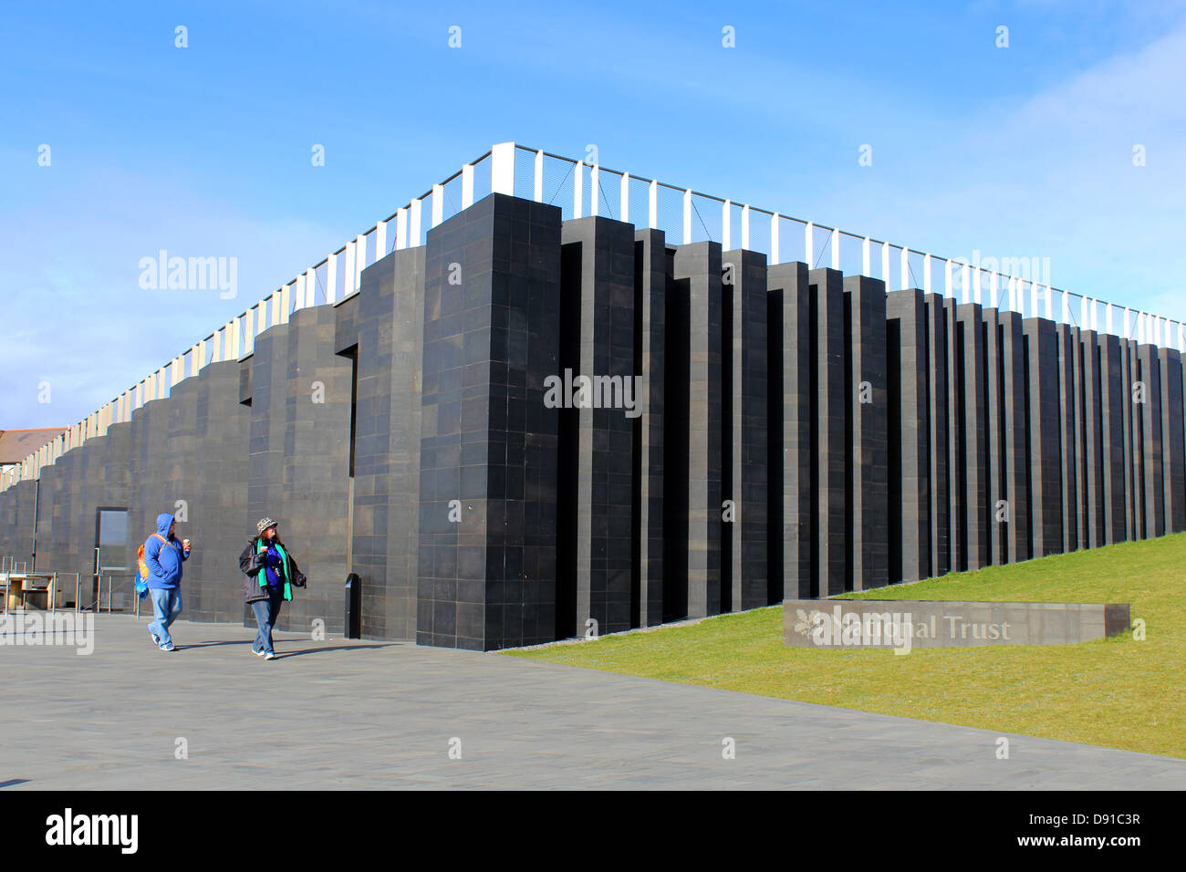 Giant's Causeway National Trust visitor center, Condado de Antrim, Irlanda del Norte, REINO UNIDO Foto de stock