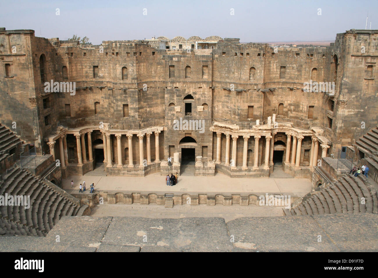 Siria bosra anfiteatro historia Foto de stock
