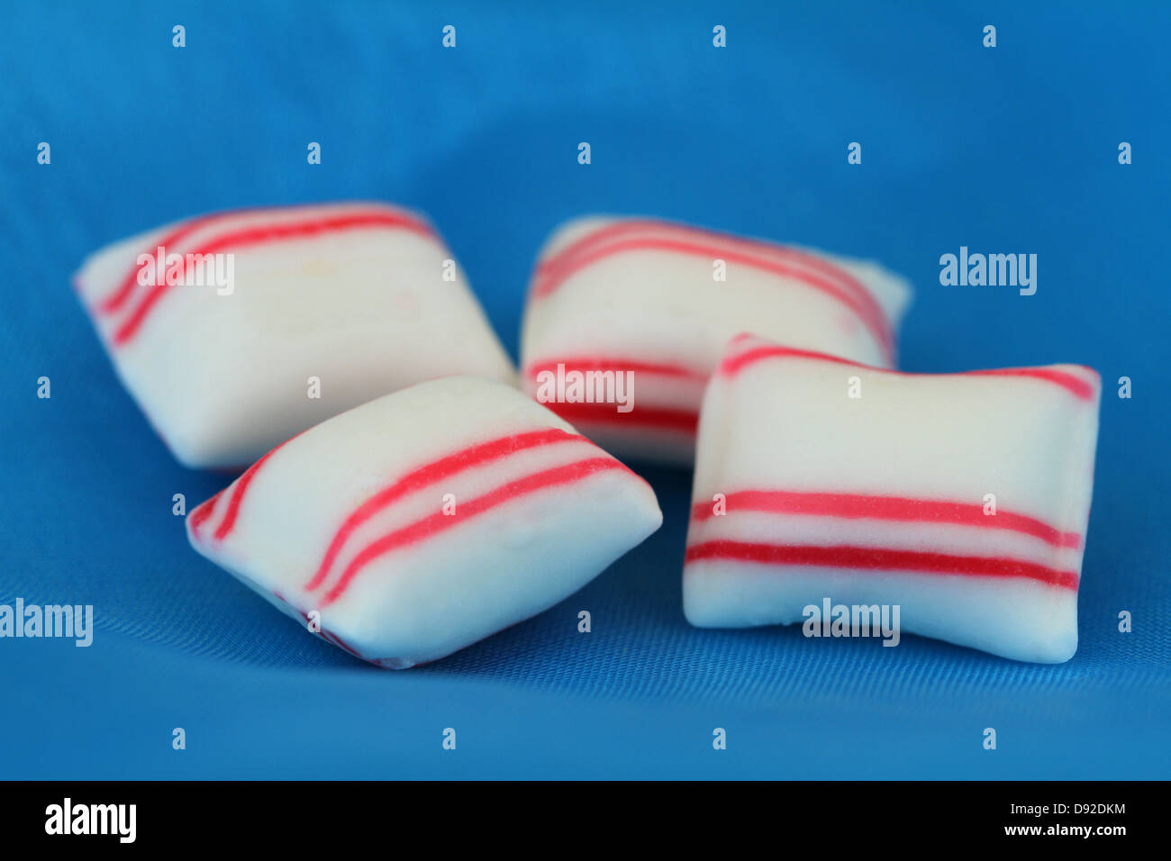 Dulces de menta fotografías e imágenes de alta resolución - Alamy