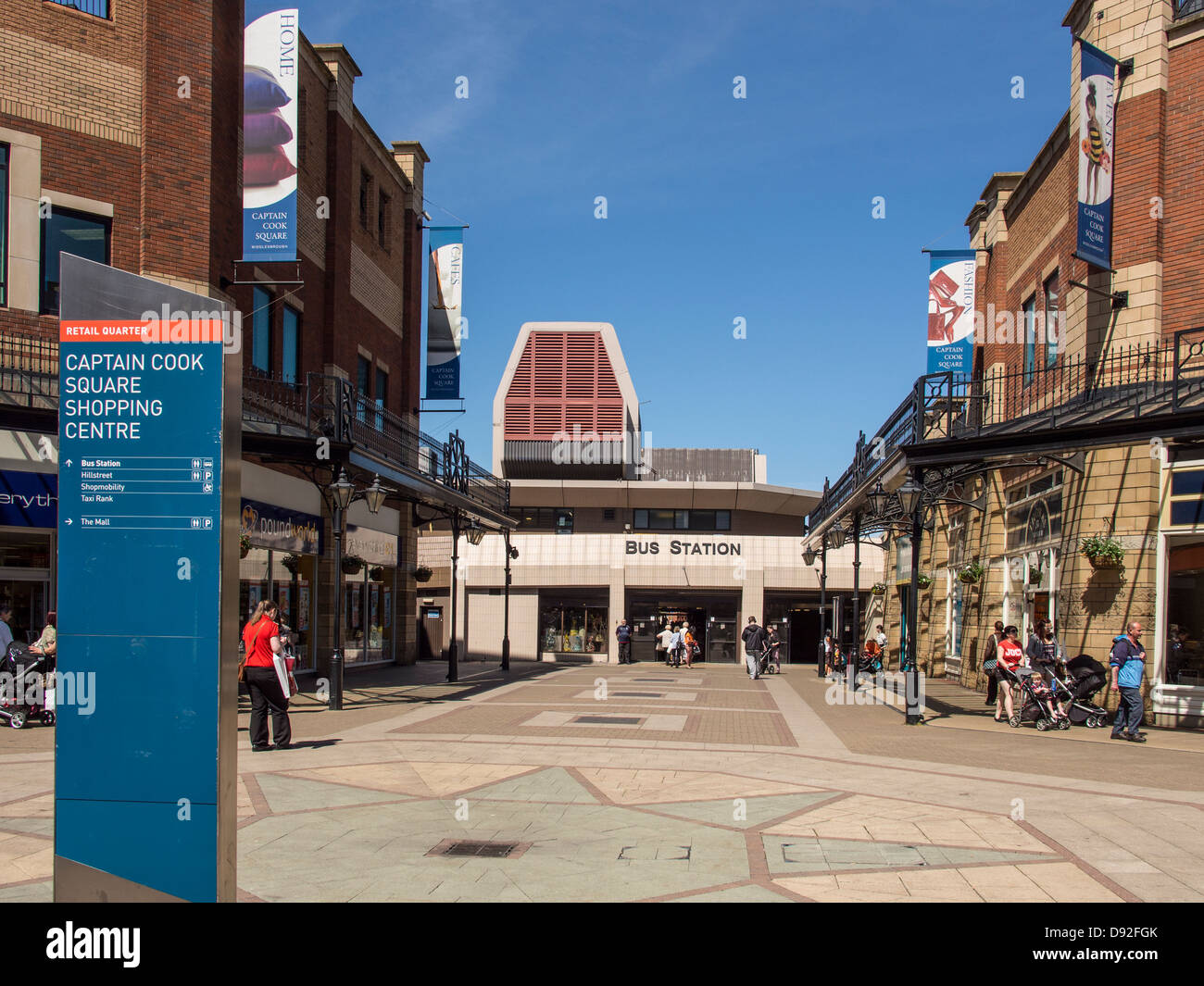 El Capitán Cook Square shopping y centro de transporte del Reino Unido Middlesbrough Foto de stock