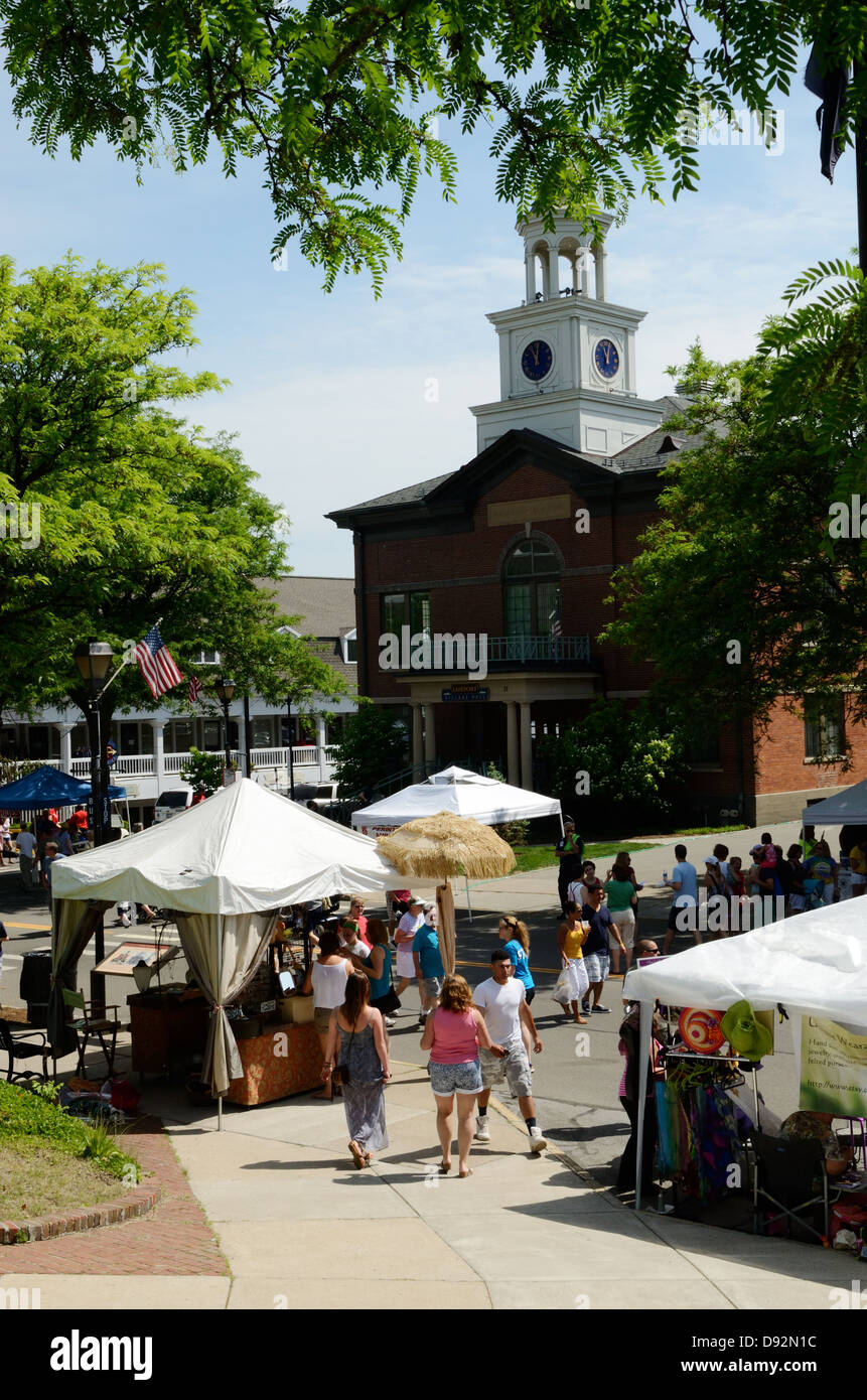 Pueblo Artesanal proveedor carpas en Canal días justos en Fairport, Nueva York US Foto de stock