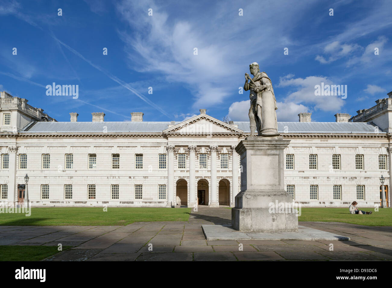 Estatua del rey Jorge II en la exposición de motivos de la Old Royal Naval College de Greenwich, Londres, Inglaterra Foto de stock