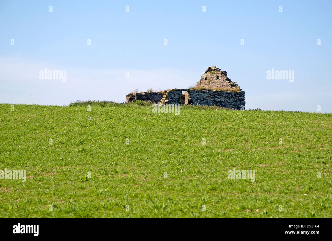 Edificio de piedra abandonados, punto Ballyquintin, Co Down, Irlanda del Norte Foto de stock