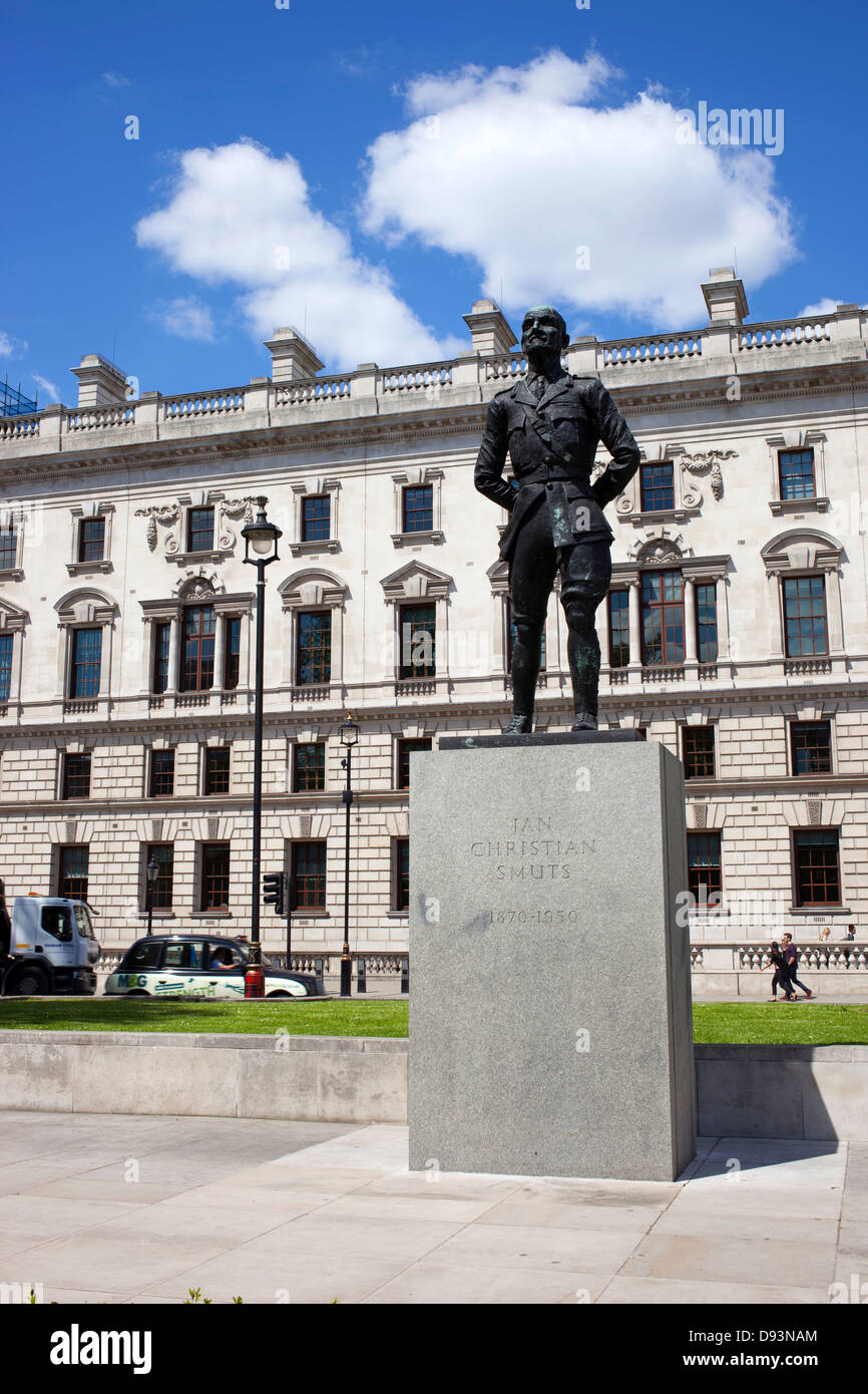 Jan Christian Smuts estatua en la Plaza del Parlamento, Westminster Londres England Reino Unido. Foto de stock