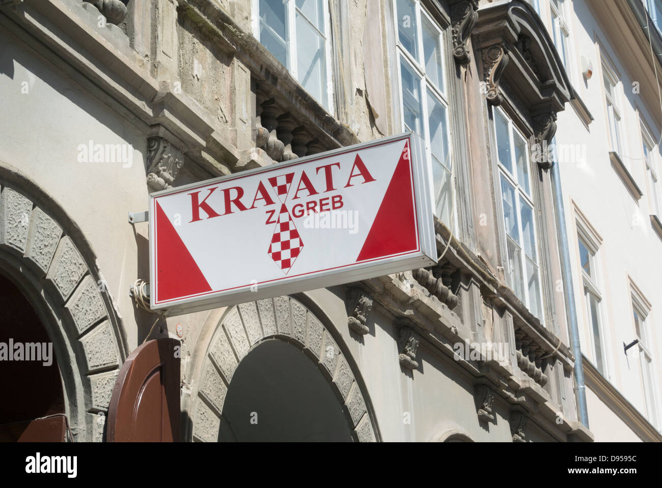 Signo de amarre (kravata tradicional), tienda, centro de la ciudad de Zagreb, Croacia Foto de stock