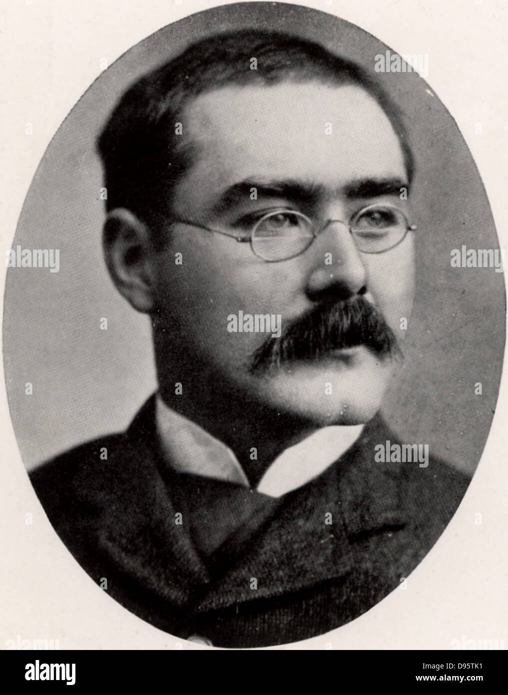 Rudyard Kipling (1865-1936) Inglés, periodista, novelista y poeta, nacido  en la India. Después de semitonos de una fotografía Fotografía de stock -  Alamy