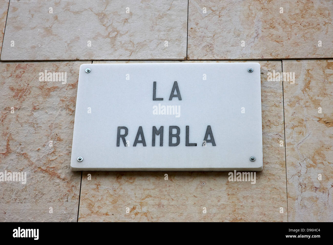 Placa con el nombre de la calle de mármol para la rambla barcelona cataluña españa Foto de stock