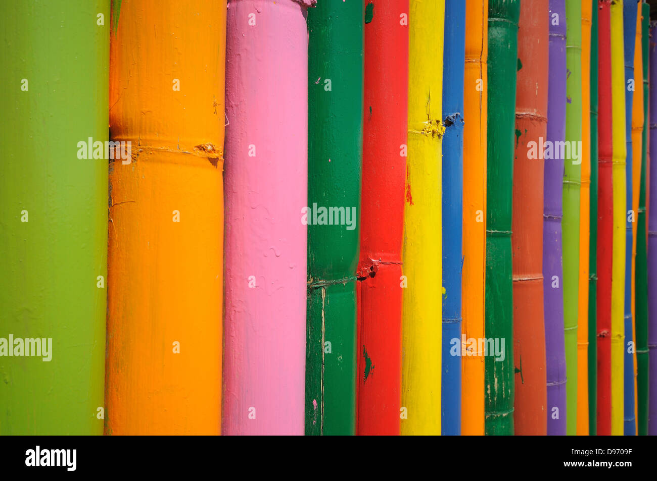 Franjas de color arcoiris de bambú Foto de stock
