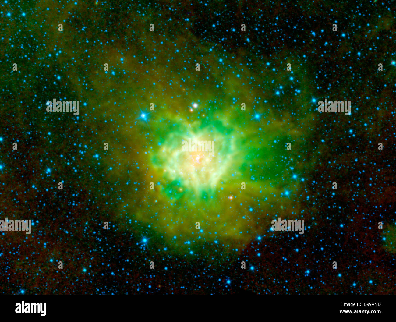 La nebulosa Cocoon está representado en esta imagen de la NASA del sabio. Esta nube de polvo y gas, catalogada como IC 5146 y situada en la constelación de Cygnus, está envuelto en una oscura nube de polvo llamada Barnard 168. Dentro de este capullo de polvo y gas, se están formando nuevas estrellas y comienza a surgir en el medio silvestre. Foto de stock