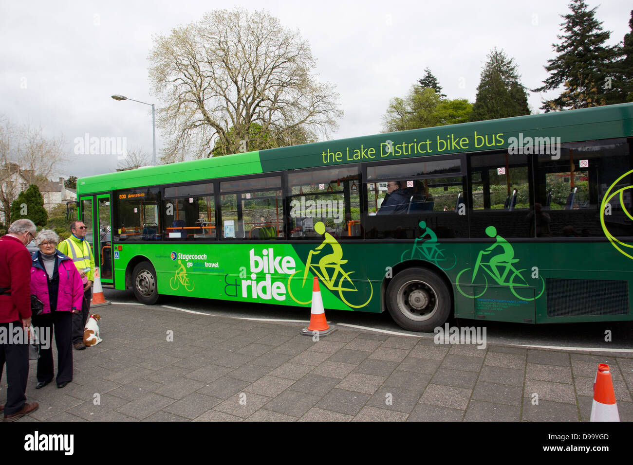 Bike bus fotografías e imágenes de alta resolución Alamy