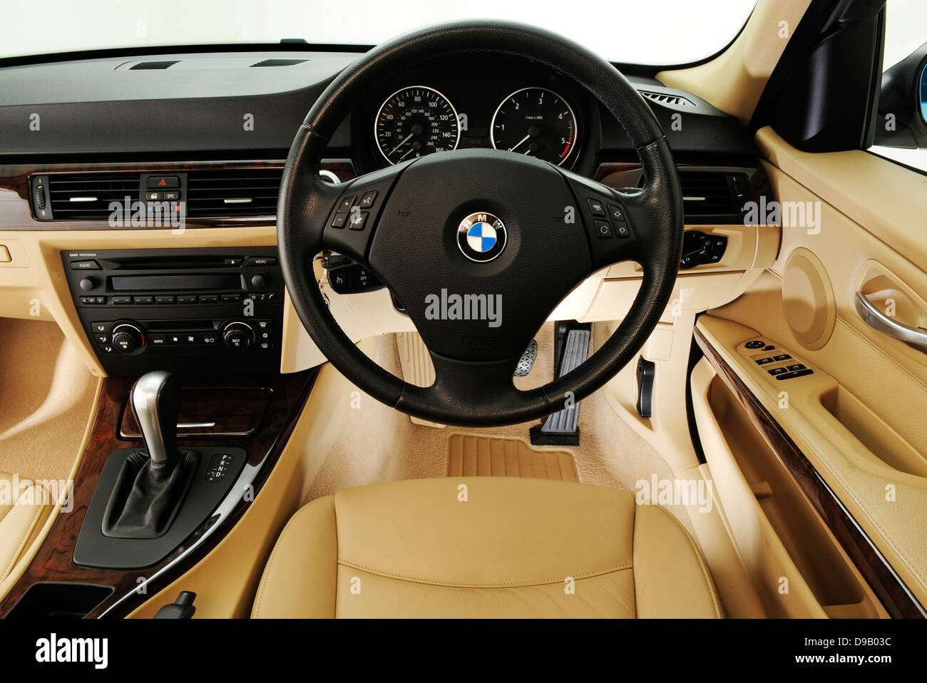 2005 BMW 320d Touring Fotografía de stock - Alamy
