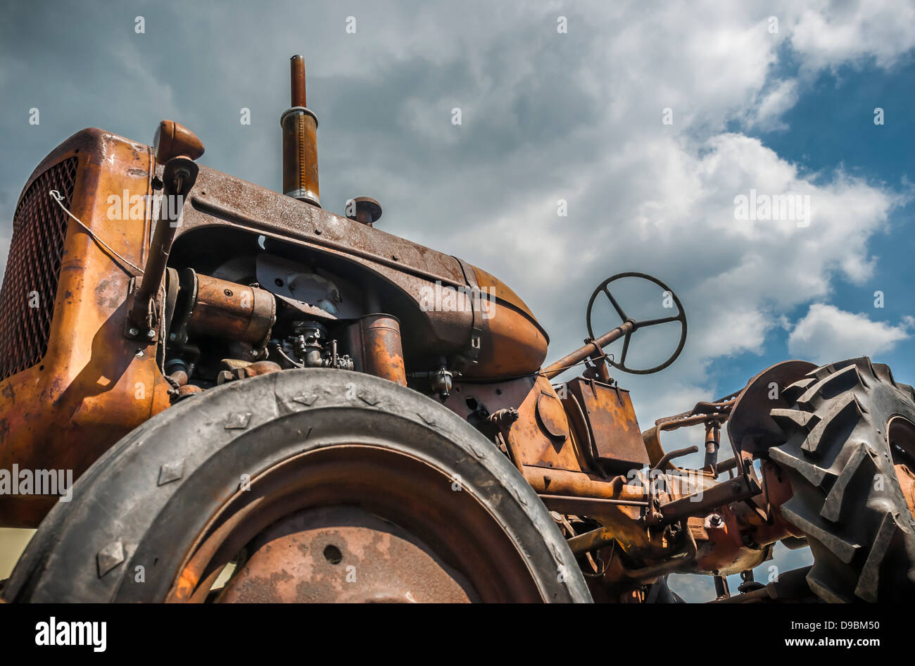 Escape del tractor fotografías e imágenes de alta resolución - Alamy