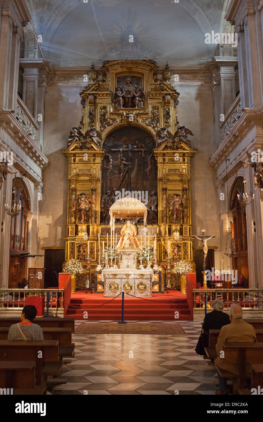 Altar de la Iglesia del Sagrario, la parte interior de la Catedral de Sevilla en España. Foto de stock
