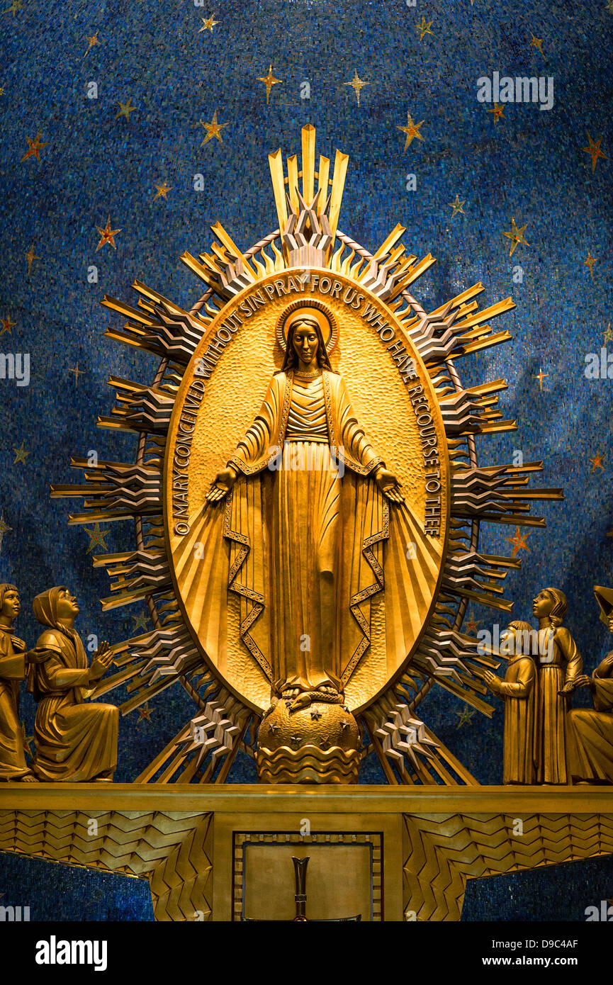 La capilla de la Medalla Milagrosa, la Basílica del Santuario Nacional de la Inmaculada Concepción, en Washington, DC, EE.UU. Foto de stock