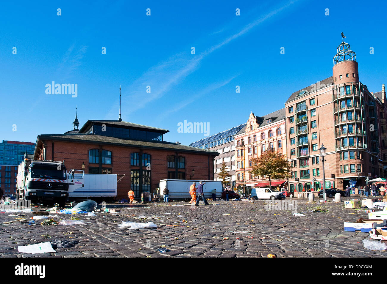 La limpieza en el mercado de pescado de Hamburgo Foto de stock