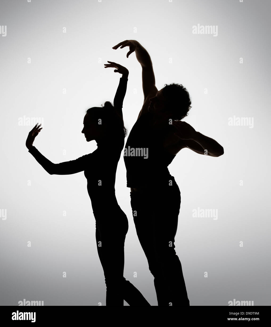 Silueta de pareja de bailarines Foto de stock