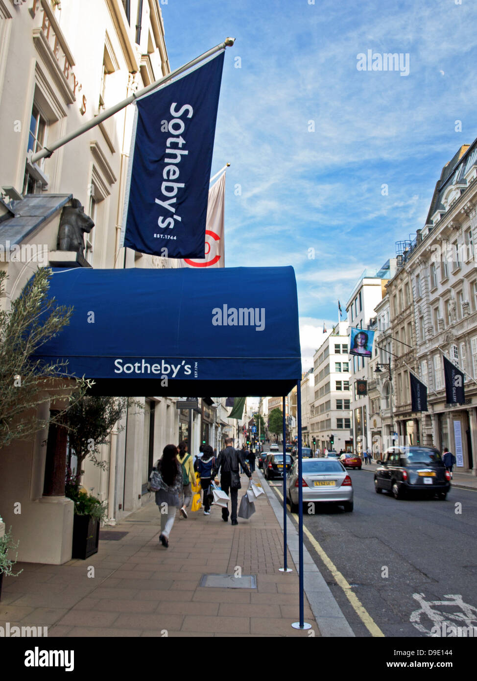 La casa de subastas Sotheby's en New Bond Street, Londres, Inglaterra, Reino Unido Foto de stock